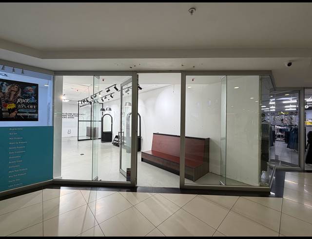 83M² BUILDING TO LET IN CAPE TOWN CITY CENTRE